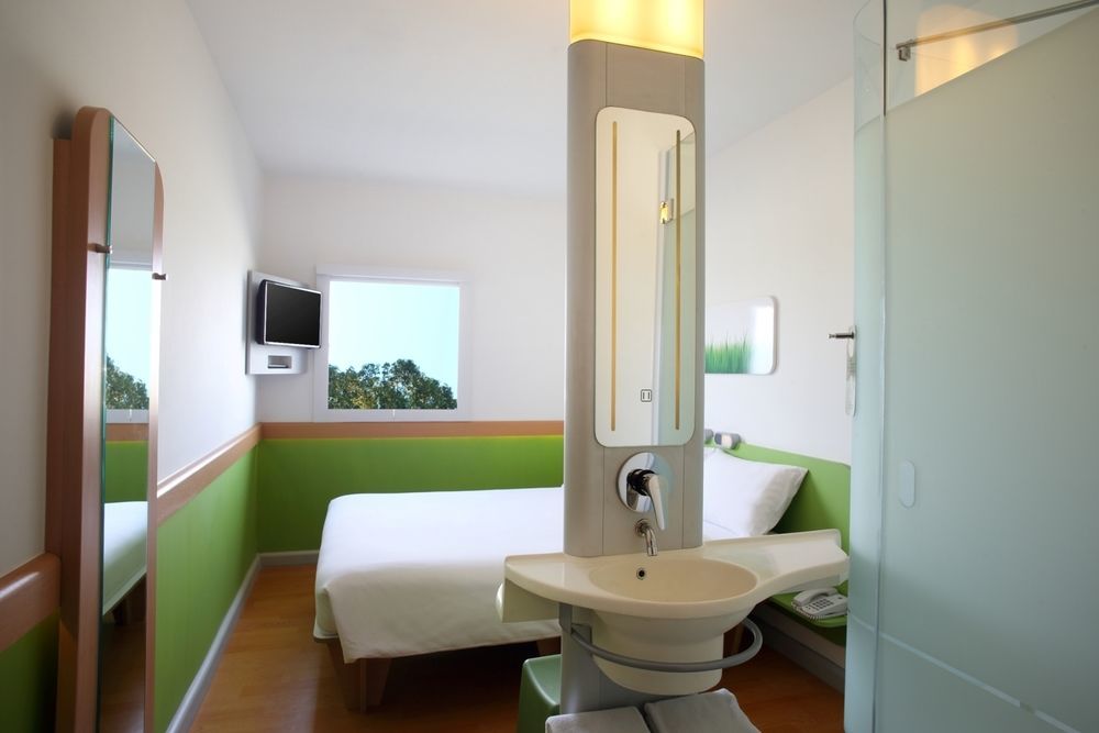 סידוארג'ו Cordia Hotel Surabaya Airport - Hotel Dalam Bandara - Formerly Ibis Budget Surabaya Airport מראה חיצוני תמונה