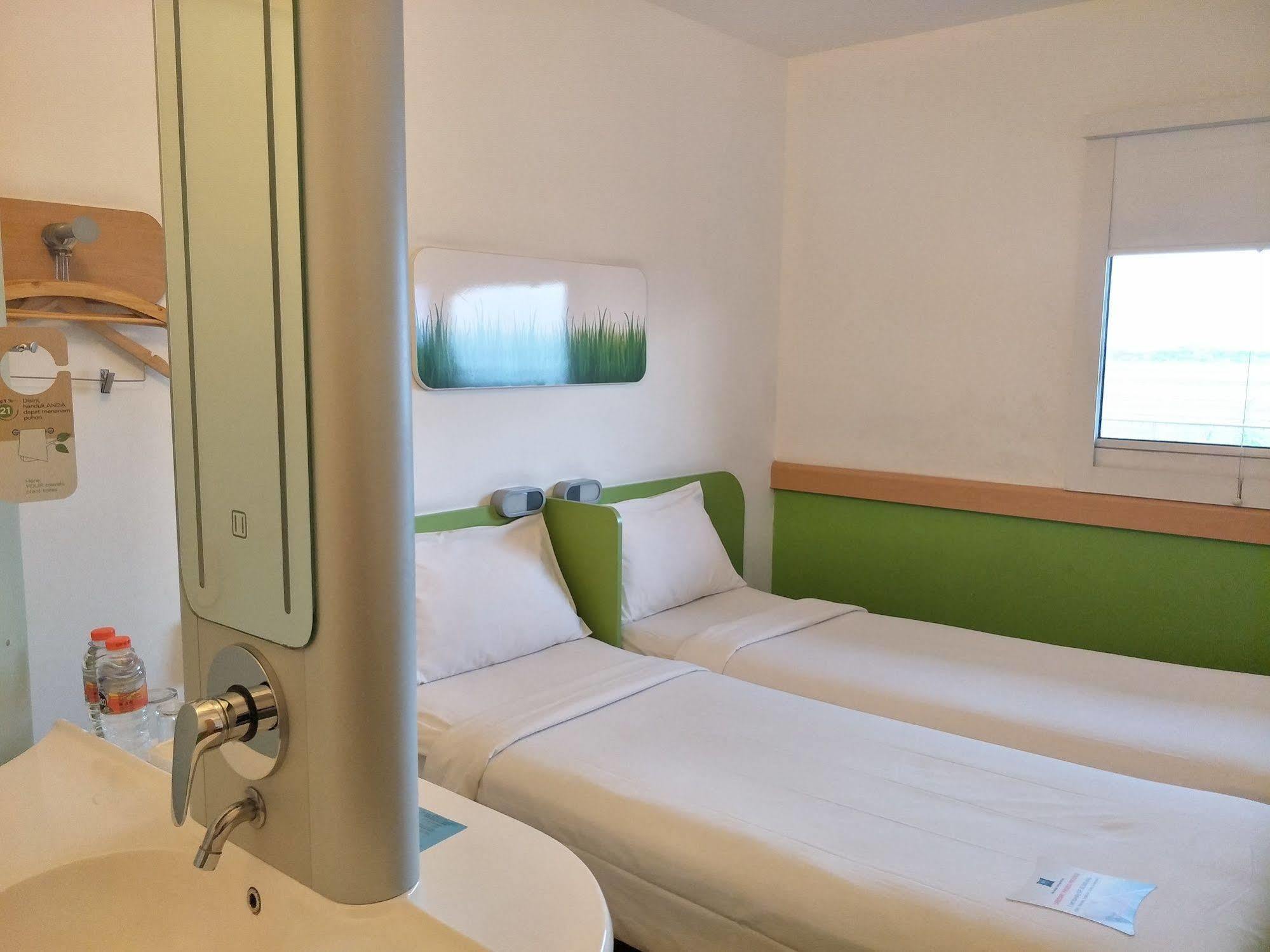סידוארג'ו Cordia Hotel Surabaya Airport - Hotel Dalam Bandara - Formerly Ibis Budget Surabaya Airport מראה חיצוני תמונה